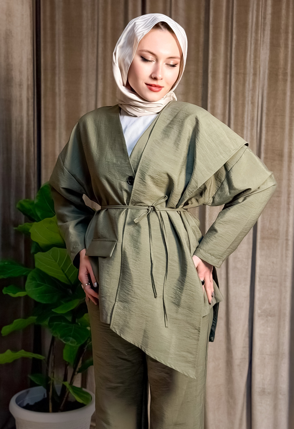 Laye Ceketli Şallı Takım