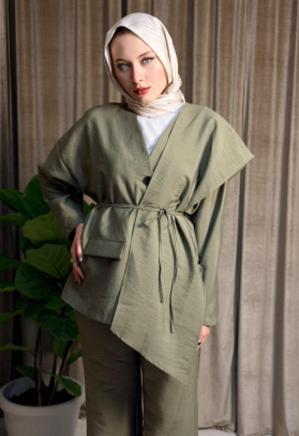 Laye Ceketli Şallı Takım